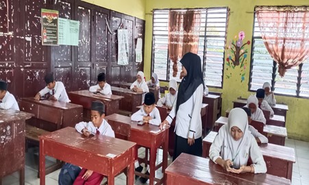 MIN 8 Kota Medan Laksanakan Ujian Madrasah Berbasis Android