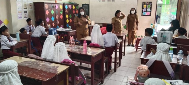 MIN 8 Kota Medan Bekerjasama dengan UPT Puskesmas Rantang, Laksanakan Bulan Imunisasi Anak Sekolah (BIAS)