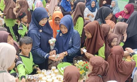 IMPLEMENTASI P5P2RA UNTUK GENERASI CERDAS DAN BERKARAKTER MIN 8 KOTA MEDAN GELAR MARKET DAY