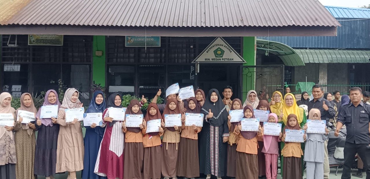 MIN 8 Kota Medan Apresiasi Suksesnya Lomba Class Meeting dan Berikan Penghargaan kepada Siswa Berprestasi