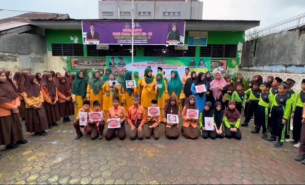 MIN 8 KOTA MEDAN GELAR DEKLARASI BERSAMA: STOP BULLYING DI LINGKUNGAN MADRASAH